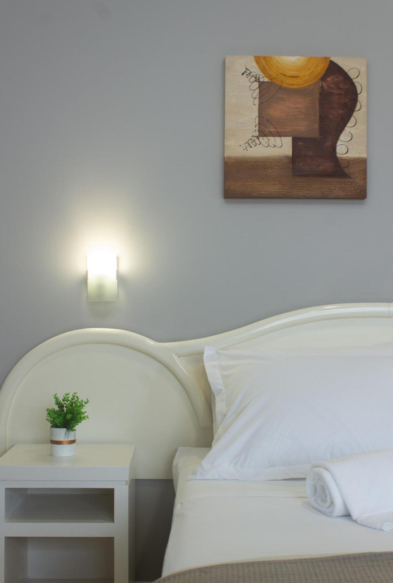 Cavera Hotel 4*